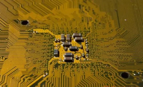 What are the different functions of gold plating and silver plating on PCB